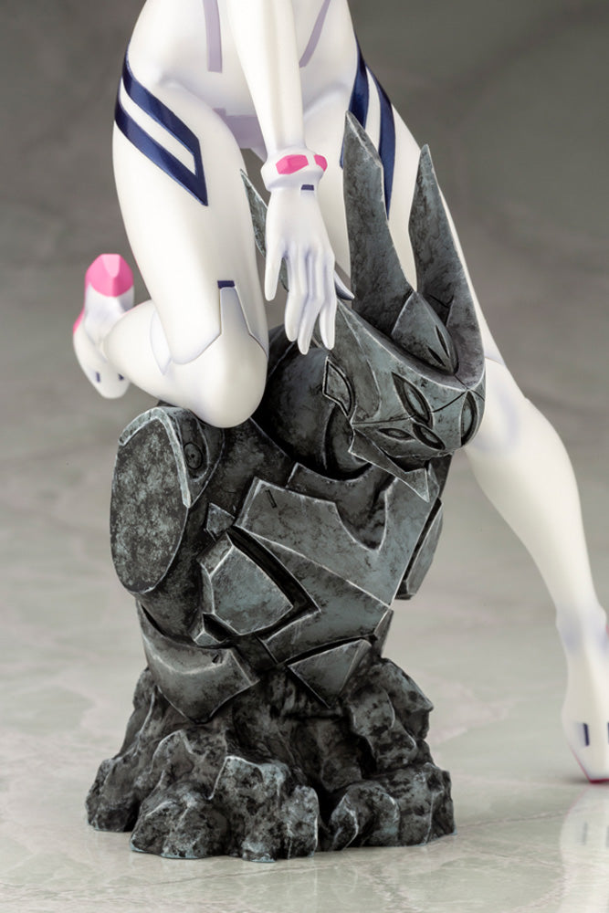 KOTOBUKIYA Mari Makinami Illustrious White Plugsuit ver.