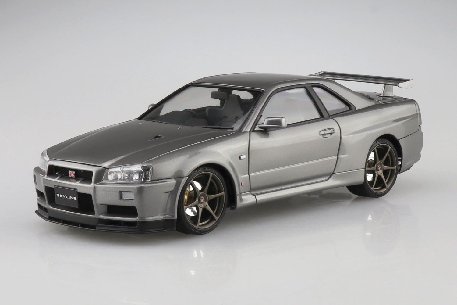 Aoshima 1/24 Nissan BNR34 Skyline GT-R V-spec II '00 Sparkling Silver