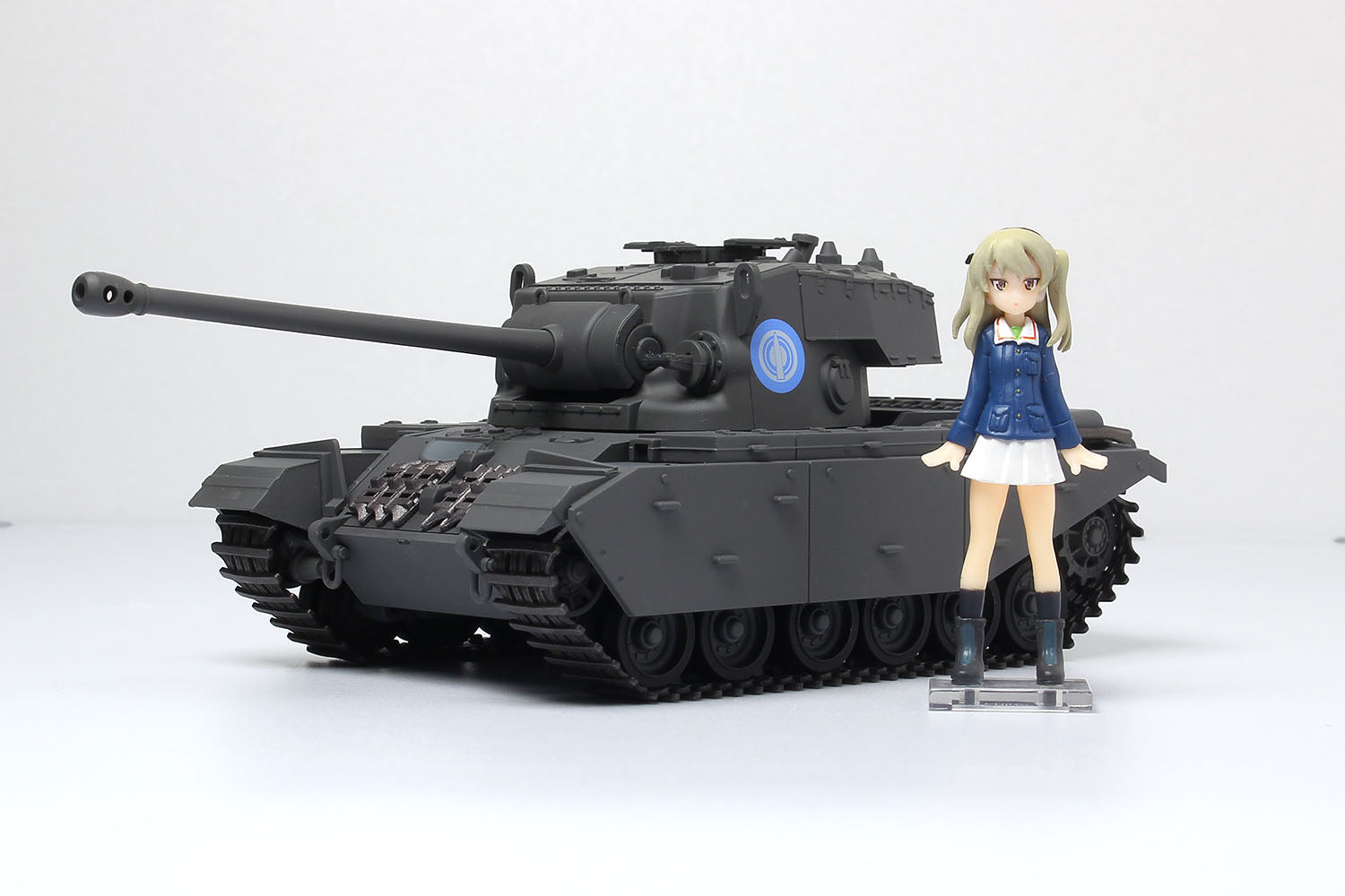 Platz 1/35 Girls und Panzer Der Film Deformed Cruiser Tank A41 Centurion Painted Display Model + Shimada Arisu Figure Kit