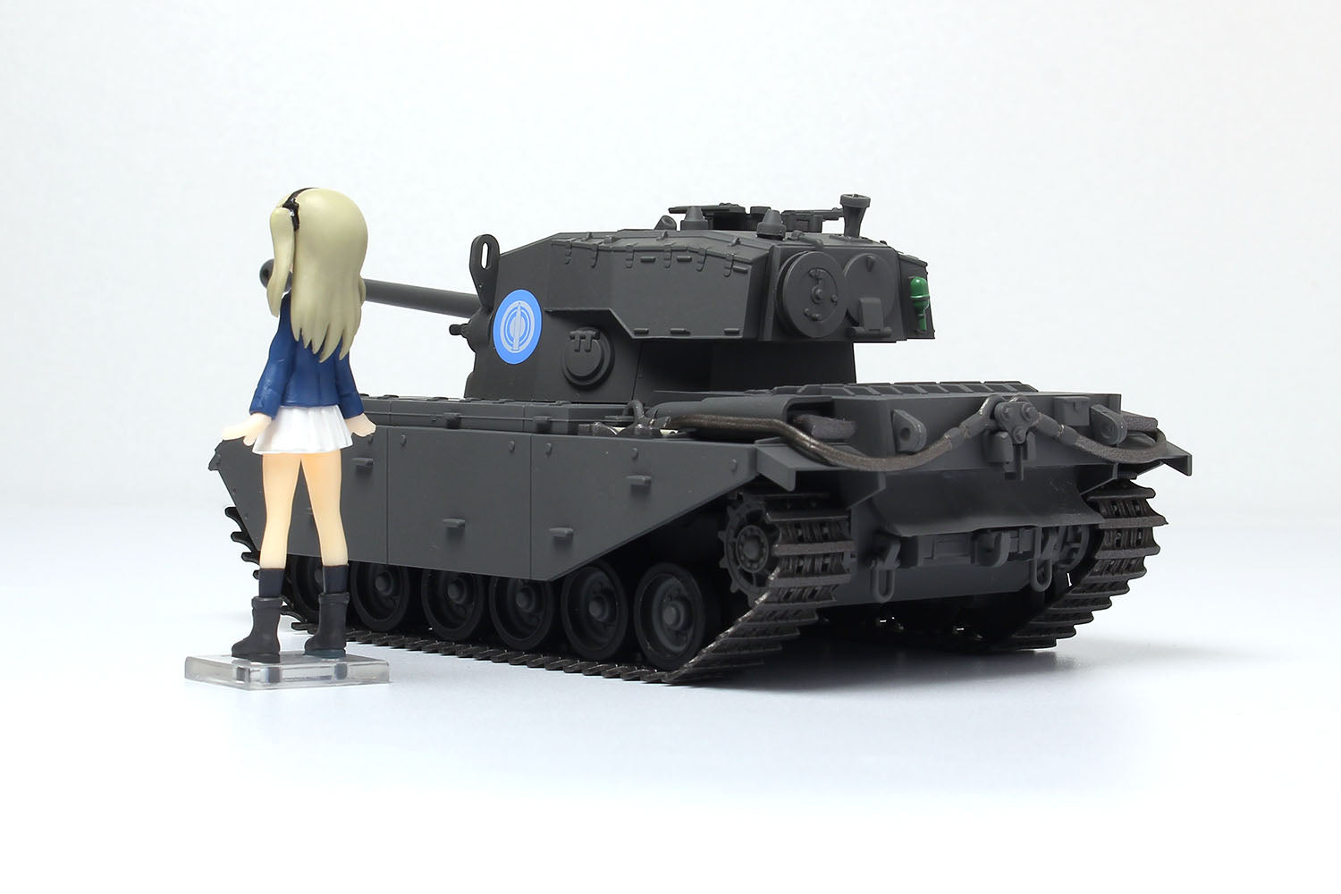 Platz 1/35 Girls und Panzer Der Film Deformed Cruiser Tank A41 Centurion Painted Display Model + Shimada Arisu Figure Kit