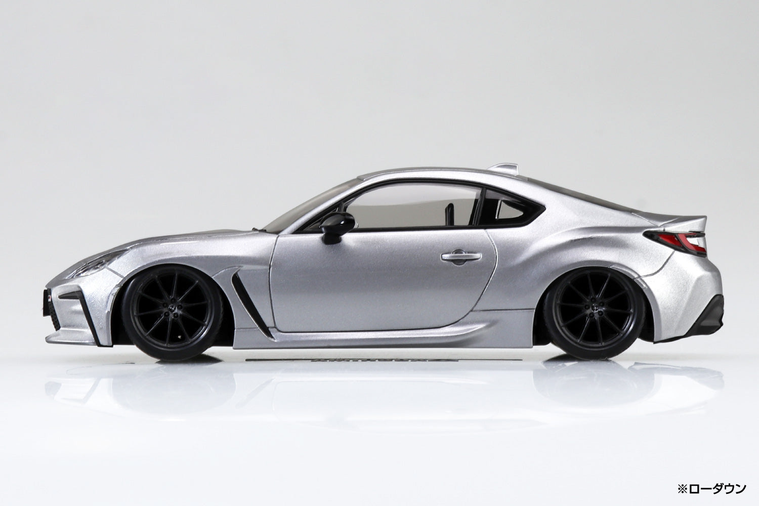 Aoshima 1/32 Toyota GR 86 (Ice Silver Metallic)