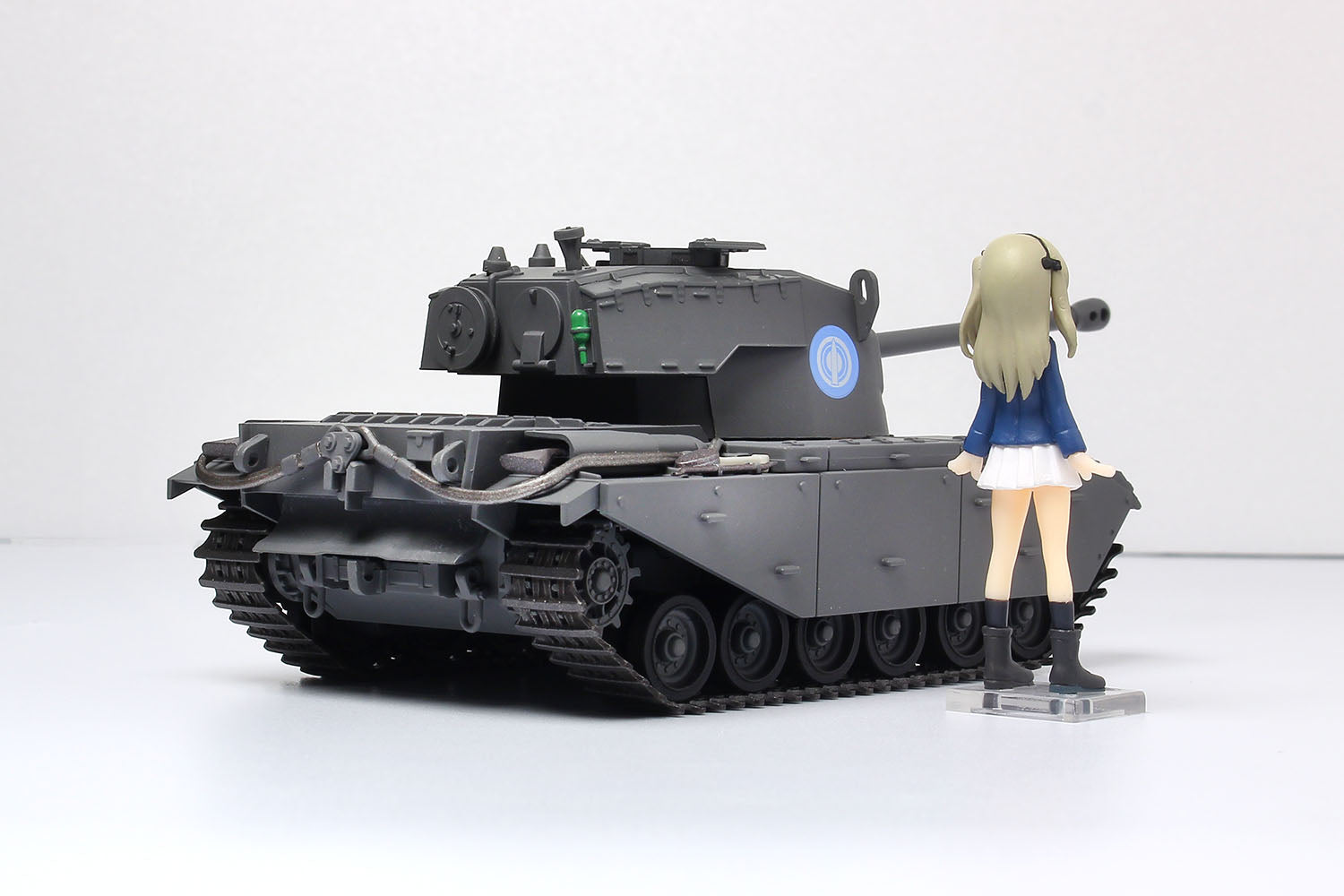 Platz 1/35 Girls und Panzer Der Film Deformed Cruiser Tank A41 Centurion Painted Display Model + Shimada Arisu Figure Kit