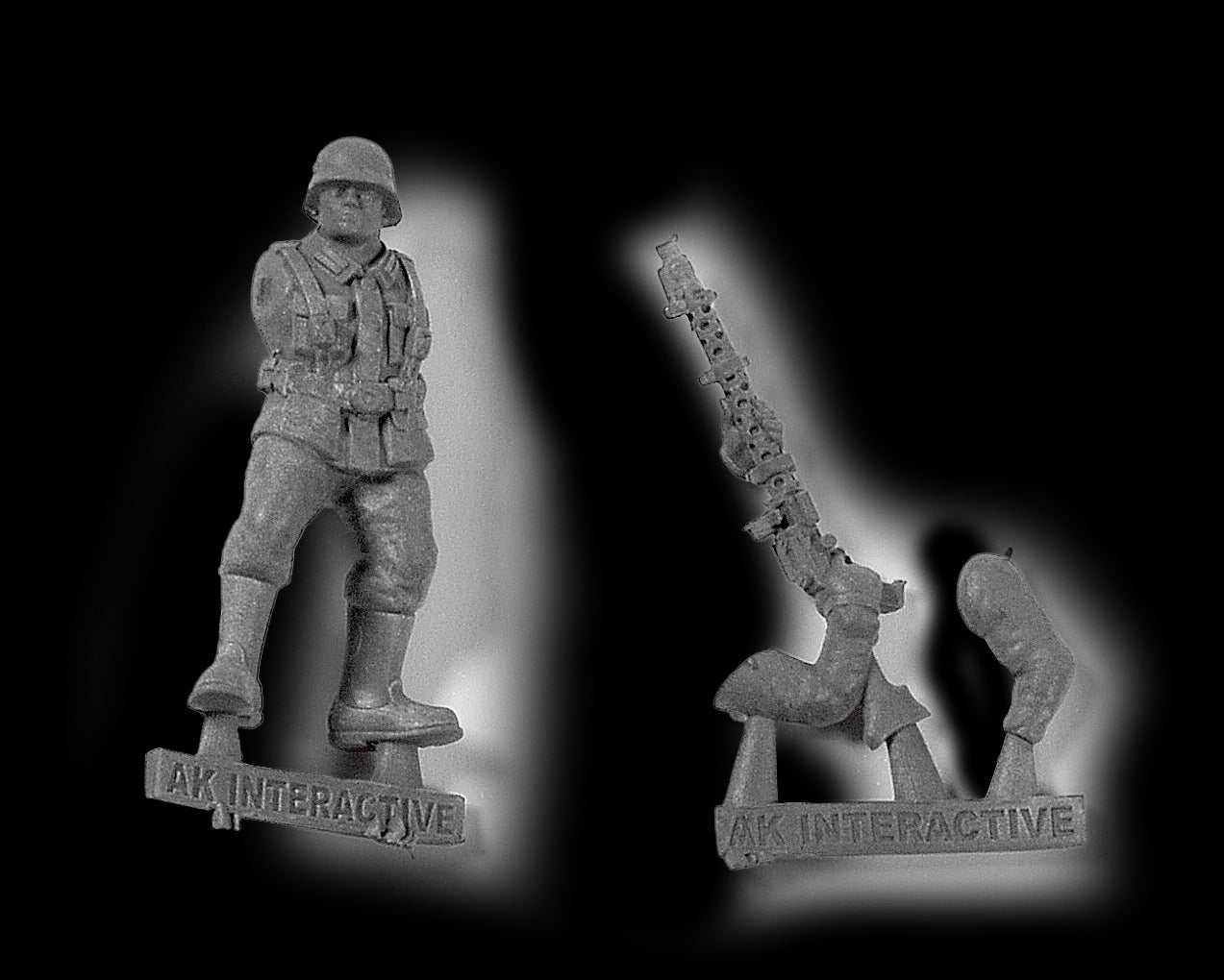 AK Interactive German Panzergrenadier Division Europe - Starter Set (10 Colors + Exclusive Figure German Machine Gunner)