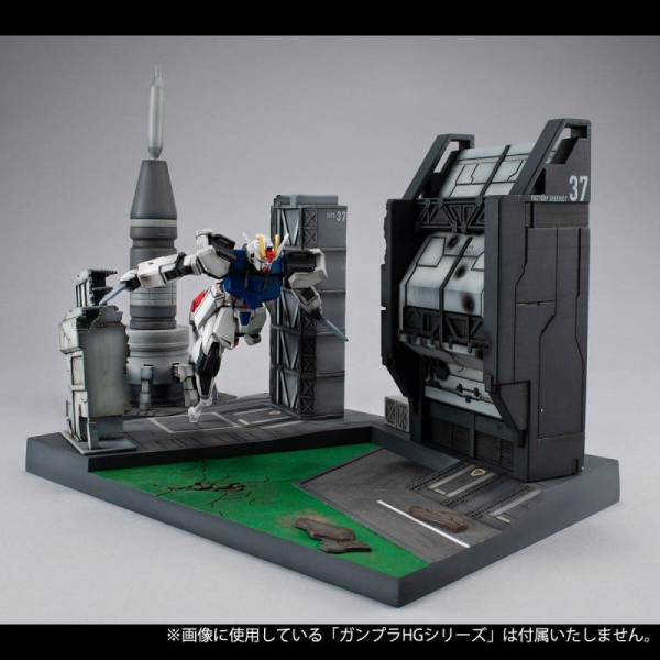 MegaHouse Realistic Model Series Mobile Suits Gundam SEED  (1／144 HG series) G Structure 【GS06】Heliopolis Battle Stage