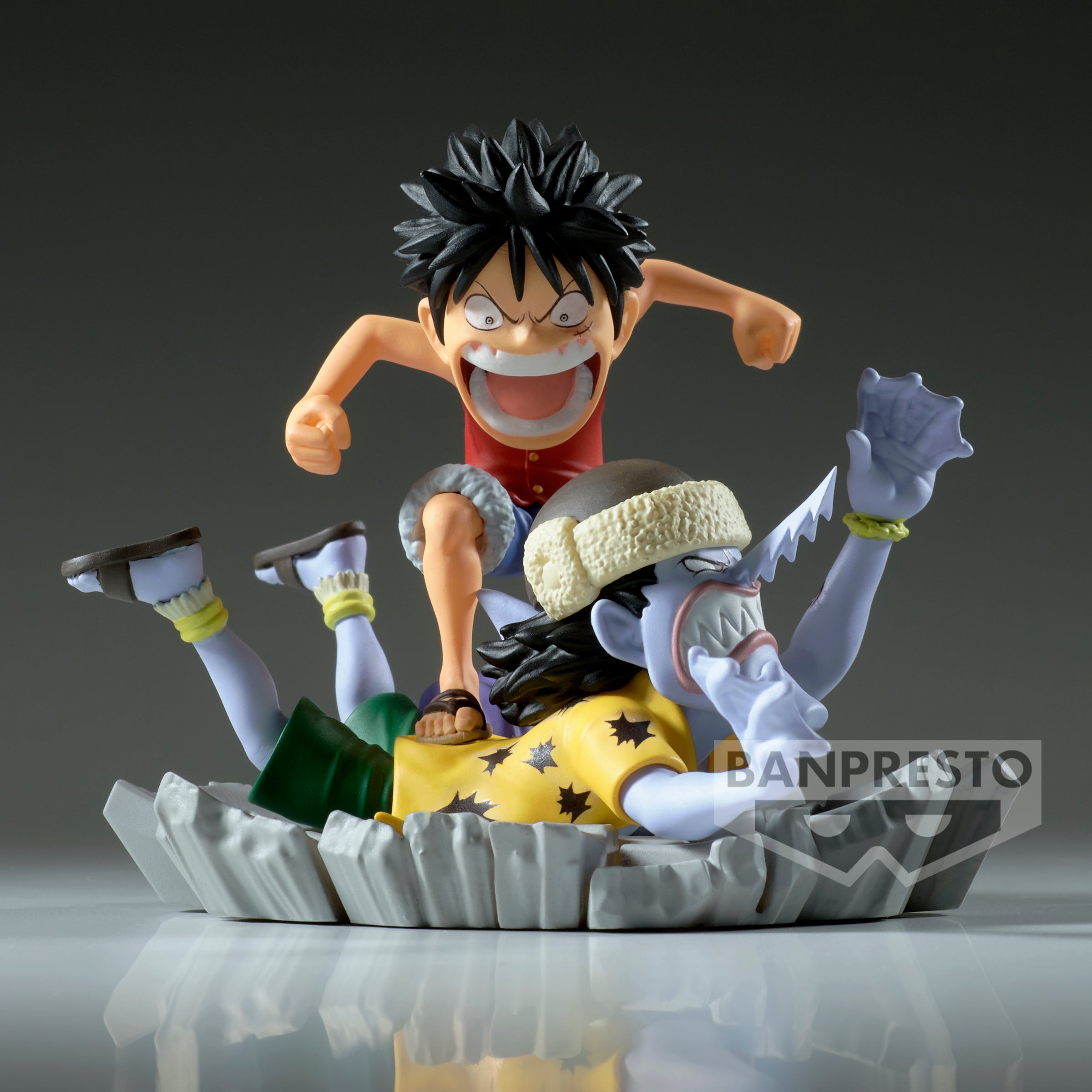 Bandai X Banpresto World Collectable Figure Log Stories Monkey D. Luffy VS Arlong "One Piece"