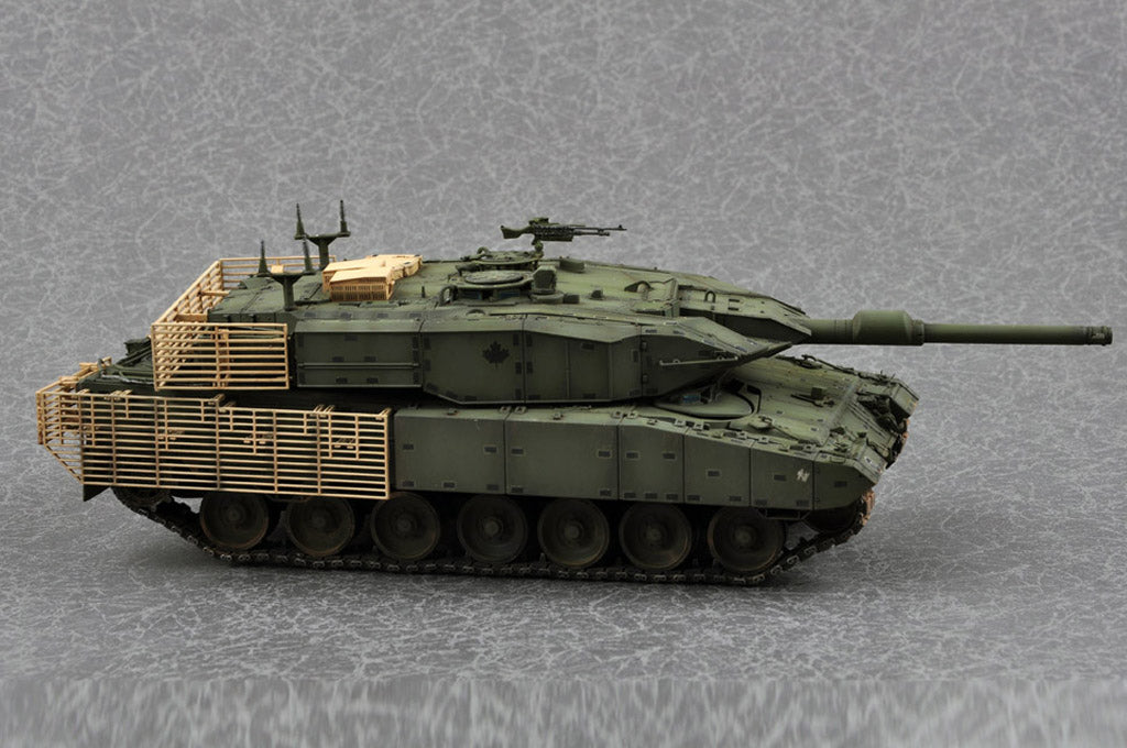 Hobby Boss 1/35 Leopard 2A4M CAN