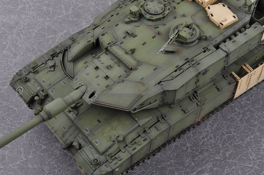 Hobby Boss 1/35 Leopard 2A4M CAN