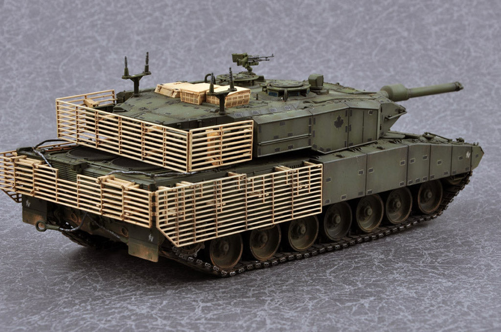 Hobby Boss 1/35 Leopard 2A4M CAN