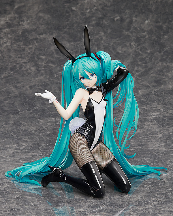 FREEing Hatsune Miku: Bunny Ver. / Art by SanMuYYB