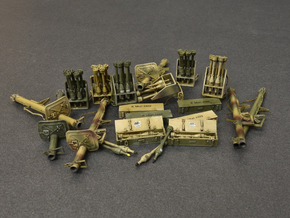 Miniart [35263] 1/35 Panzerschreck RPzB.54 & Ofenrohr RPzB.43 Set