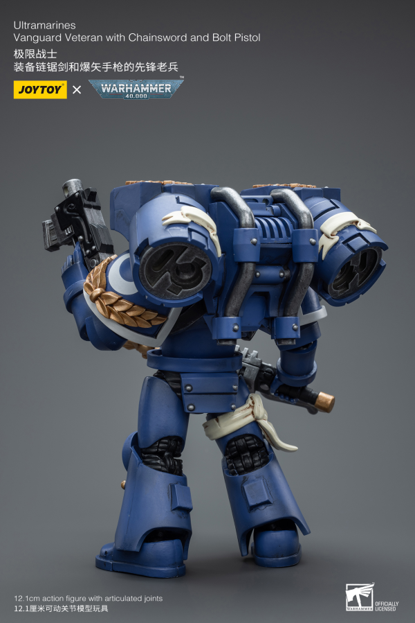 Joy Toy Ultramarines Vanguard Veteran with Chainsword and Bolt Pistol