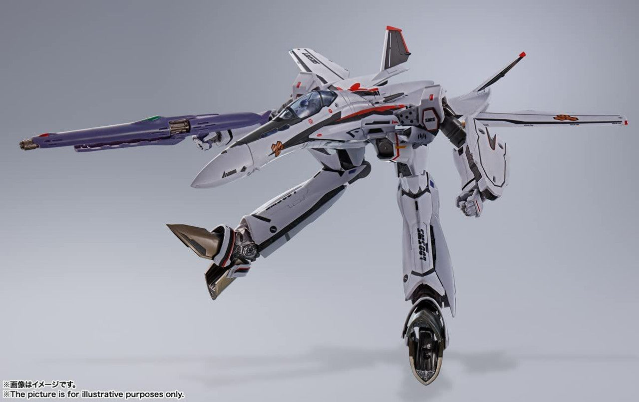 BANDAI Toy VF-25F Super Messiah Valkyrie (Alto Saotome Custom) Revival ver.