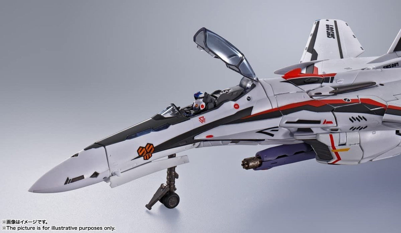 BANDAI Toy VF-25F Super Messiah Valkyrie (Alto Saotome Custom) Revival ver.