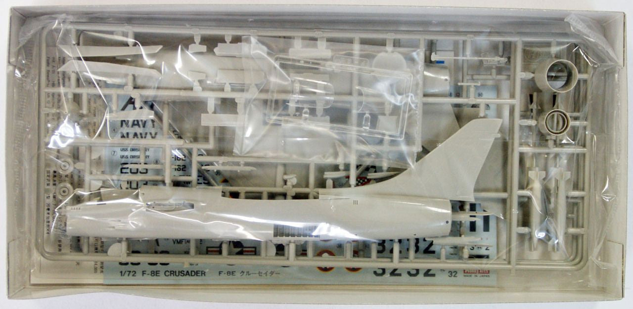 Hasegawa [C9] 1:72 F-8E CRUSADER