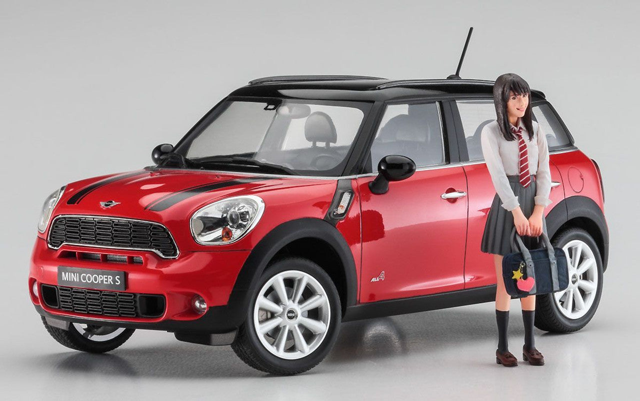 Hasegawa 1/24 MINI COOPER S COUNTRYMAN ALL4 w/SCHOOL GIRL’S FIGURE