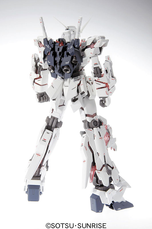 BANDAI Hobby MG 1/100 Unicorn Gundam