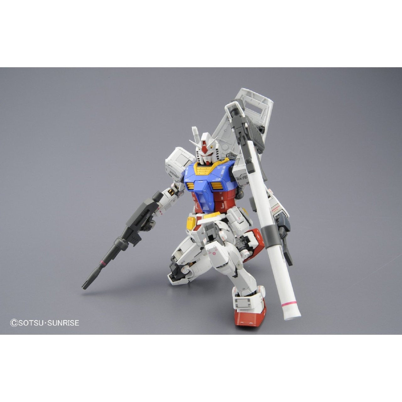 BANDAI Hobby MG 1/100 RX-78-2 Gundam Ver.3.0