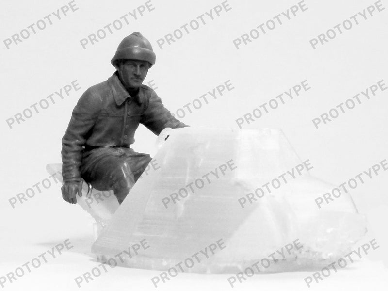 ICM 1/35 WWII French Tank Crew (4 figures) (100% new molds)