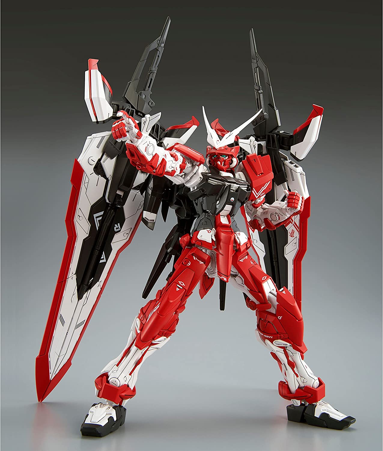 BANDAI Hobby MG 1/100 MBF-02VV Gundam Astray Turn Red