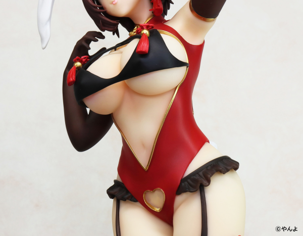 Good Smile Company YUI Red Bunny Ver. Illustration by Yanyo(4560266125696)(4560266125696)