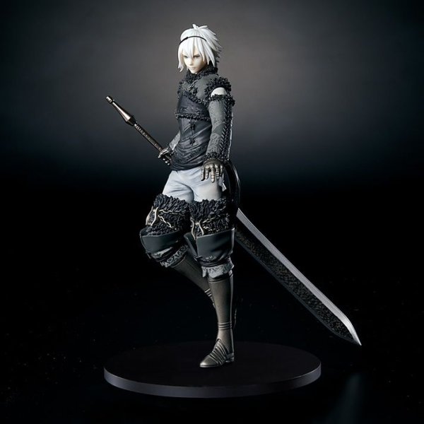 SQUARE ENIX NieR Replicant ver.1.22474487139... Statuette - ADULT PROTAGONIST