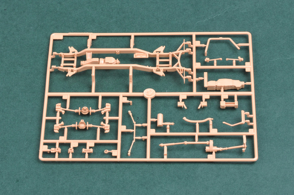 Hobby Boss 1/35 Dong Feng Meng Shi 1.5 ton Military Light Utility Vehicle- Hardtop Version A