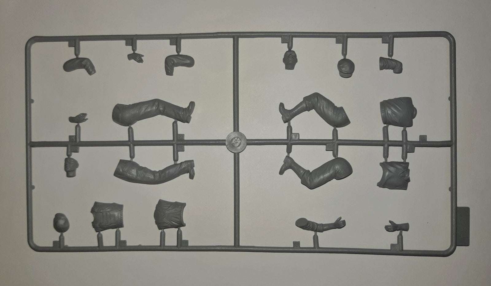 ICM 1/24 American Gasoline Loaders (1910s) (2 figures) (100% new molds)