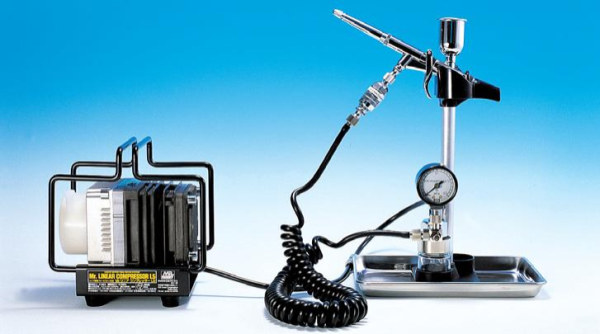 Mr Hobby Mr. Linear Compressor L5 / PS-290 Airbrush Set