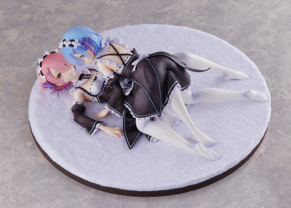 Good Smile Company Re:ZERO -Starting Life in Another World- Ram ＆ Rem 1/7 Scale Figure set