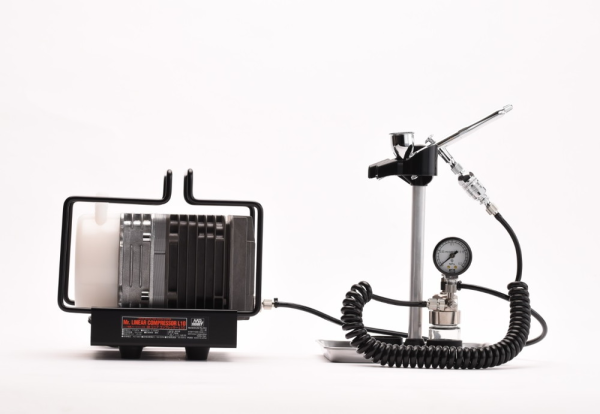 Mr Hobby Mr.LINEAR COMPRESSOR L10, PS289 AIRBRUSH & REGULATOR SET