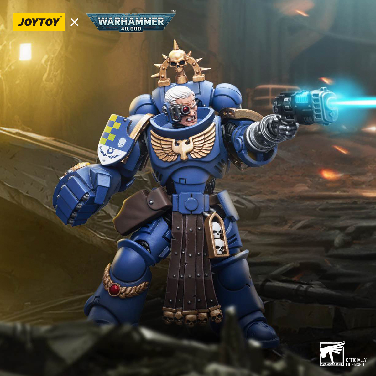 Joy Toy Ultramarines Lieutenant with Power Fist