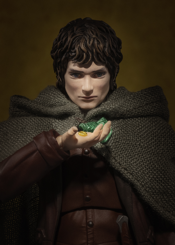 TAMASHII NATIONS Frodo Baggins & Gollum (The Lord of the Rings: The Fellowship of the Ring) "The Lord of the Rings", TAMASHII NATIONS S.H.Figuarts(4573102675637)(4573102675637)