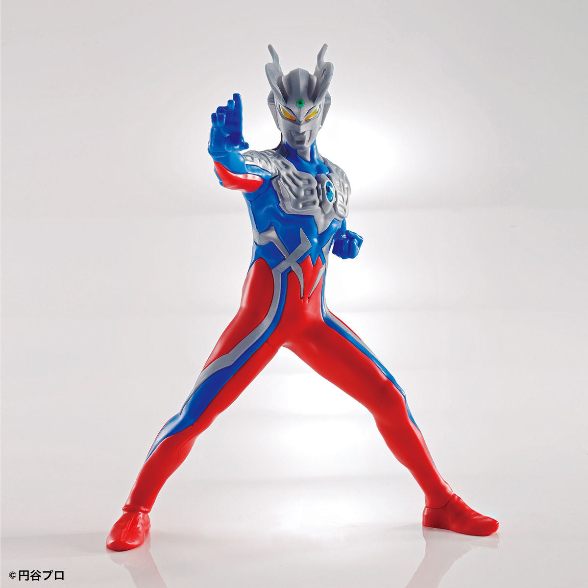 BANDAI Hobby ENTRY GRADE ULTRAMAN ZERO