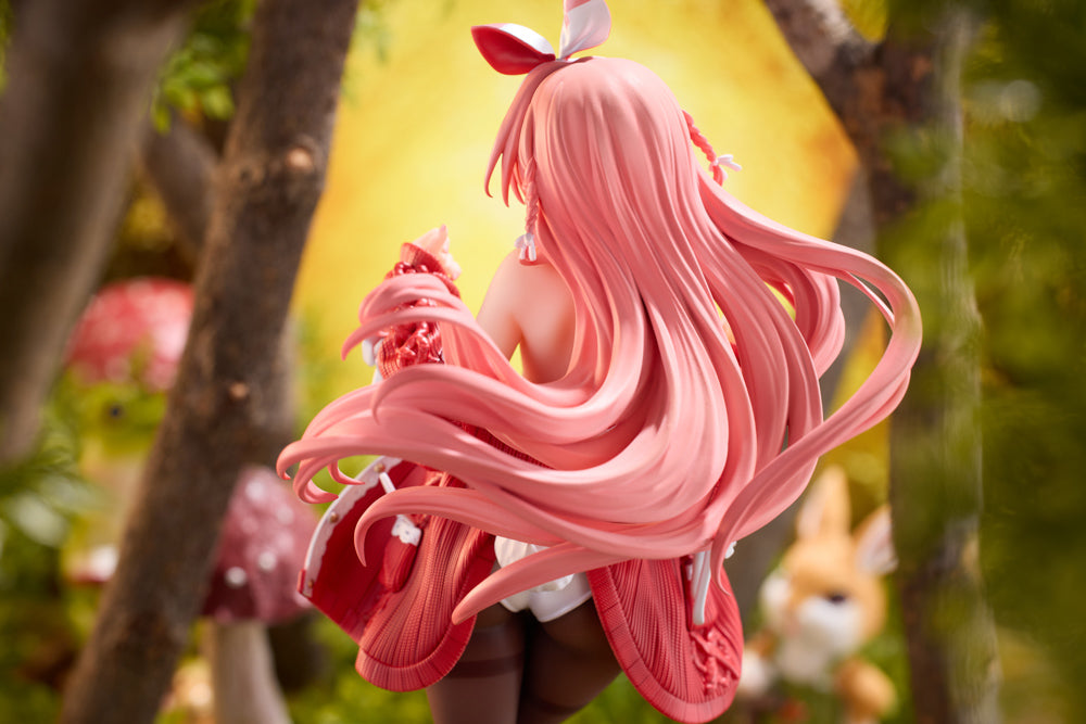 WHITE RABBIT ILLUSTRATED BY ROSUURI 1/7 PVC FIG (MR)