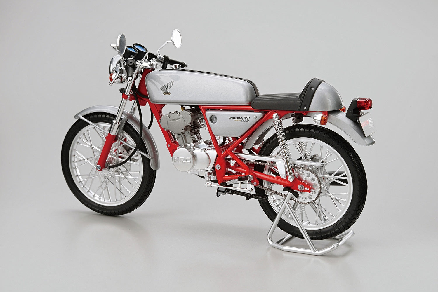 Aoshima 1/12 Honda Dream50 97 Custom