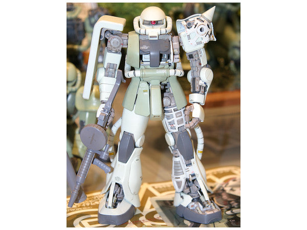 Bandai MG 1/100 Zaku II Ver. 2.0