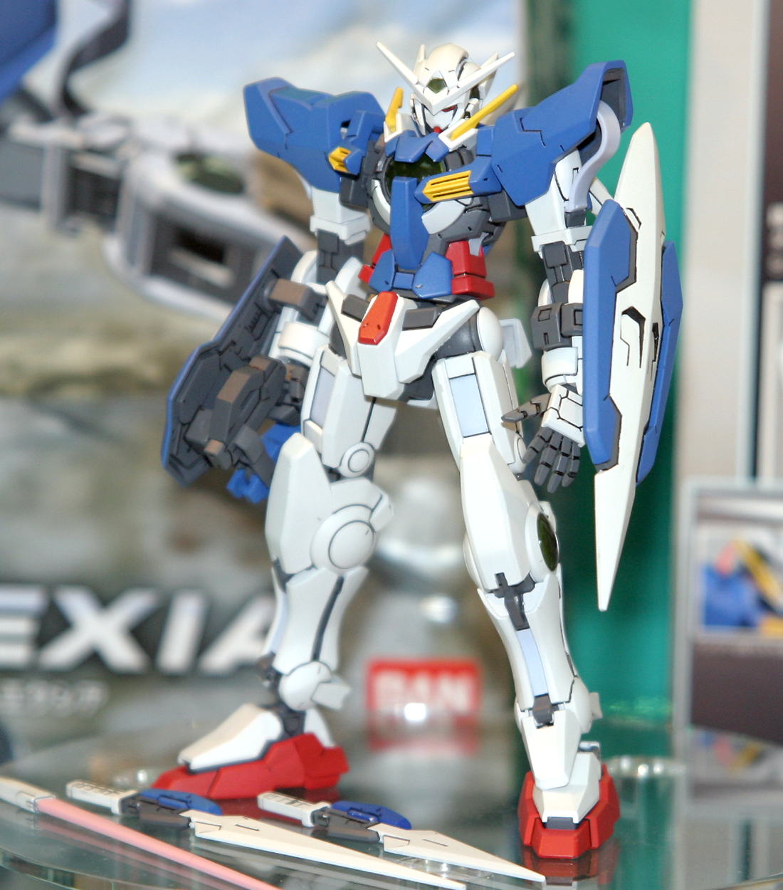 BANDAI Hobby HG 1/144 #01 Gundam Exia