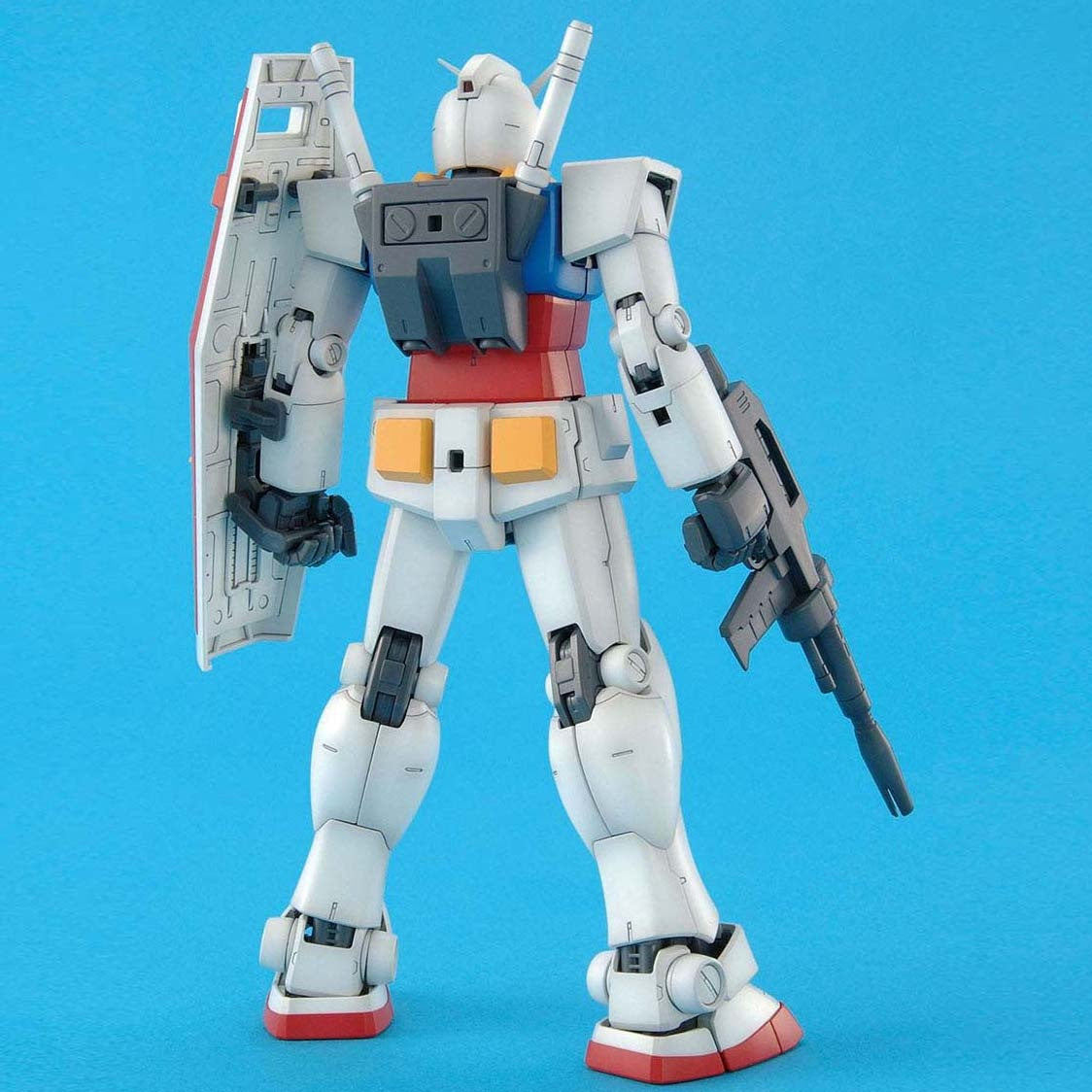 Bandai MG 1/100 RX-78-2 Gundam Ver.2.0 'Mobile Suit Gundam'