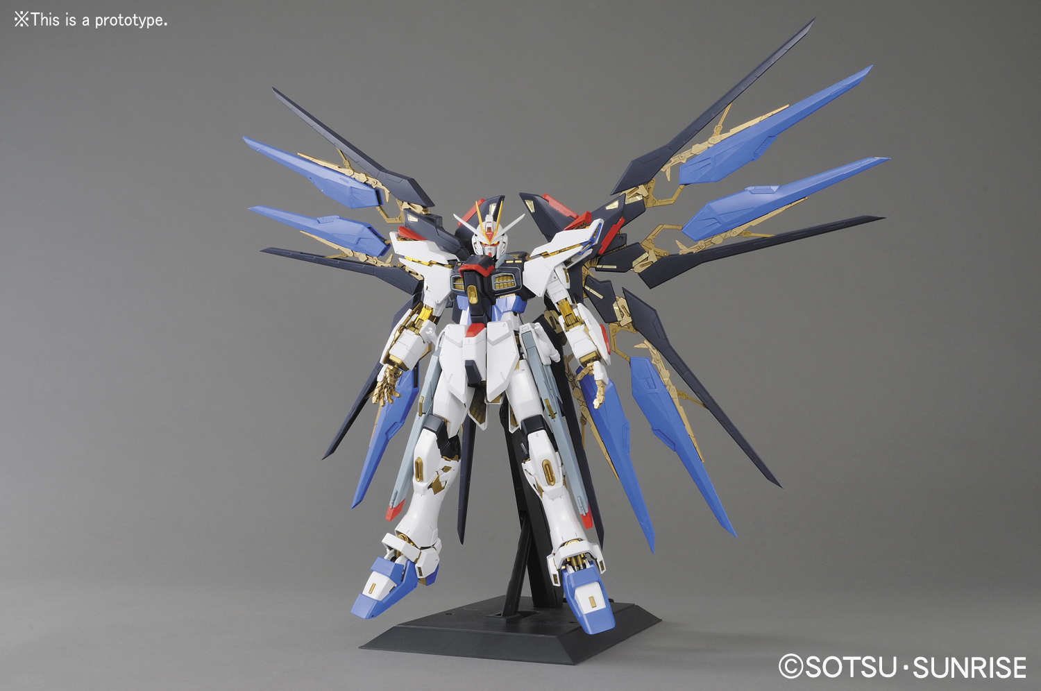 BANDAI Hobby PG Strike Freedom Gundam