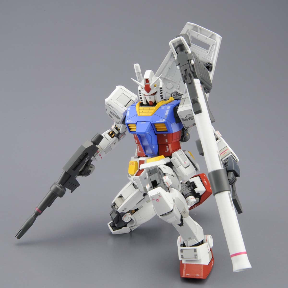 BANDAI Hobby MG 1/100 RX-78-2 Gundam Ver.3.0