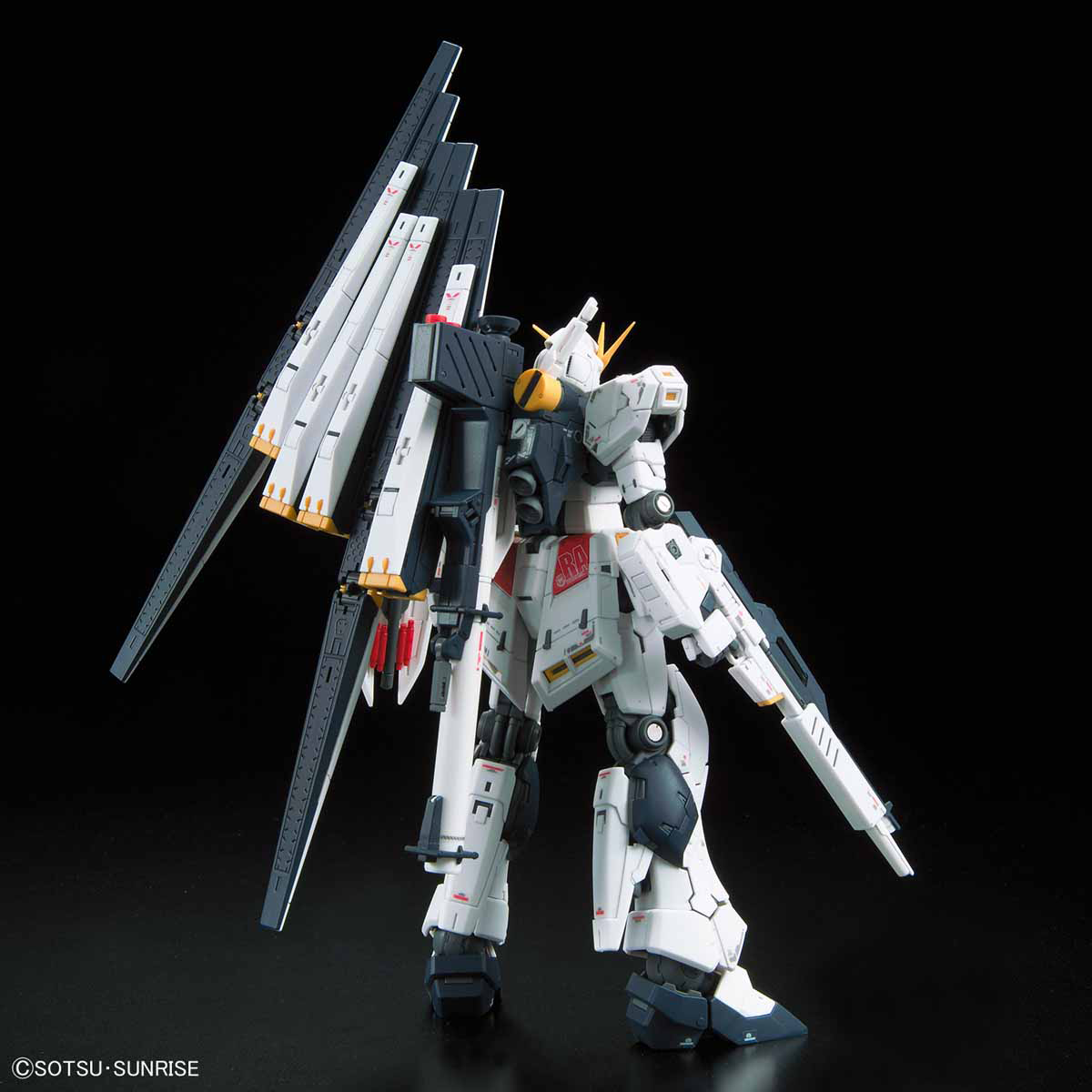 BANDAI Hobby RG 32  Nu GUNDAM