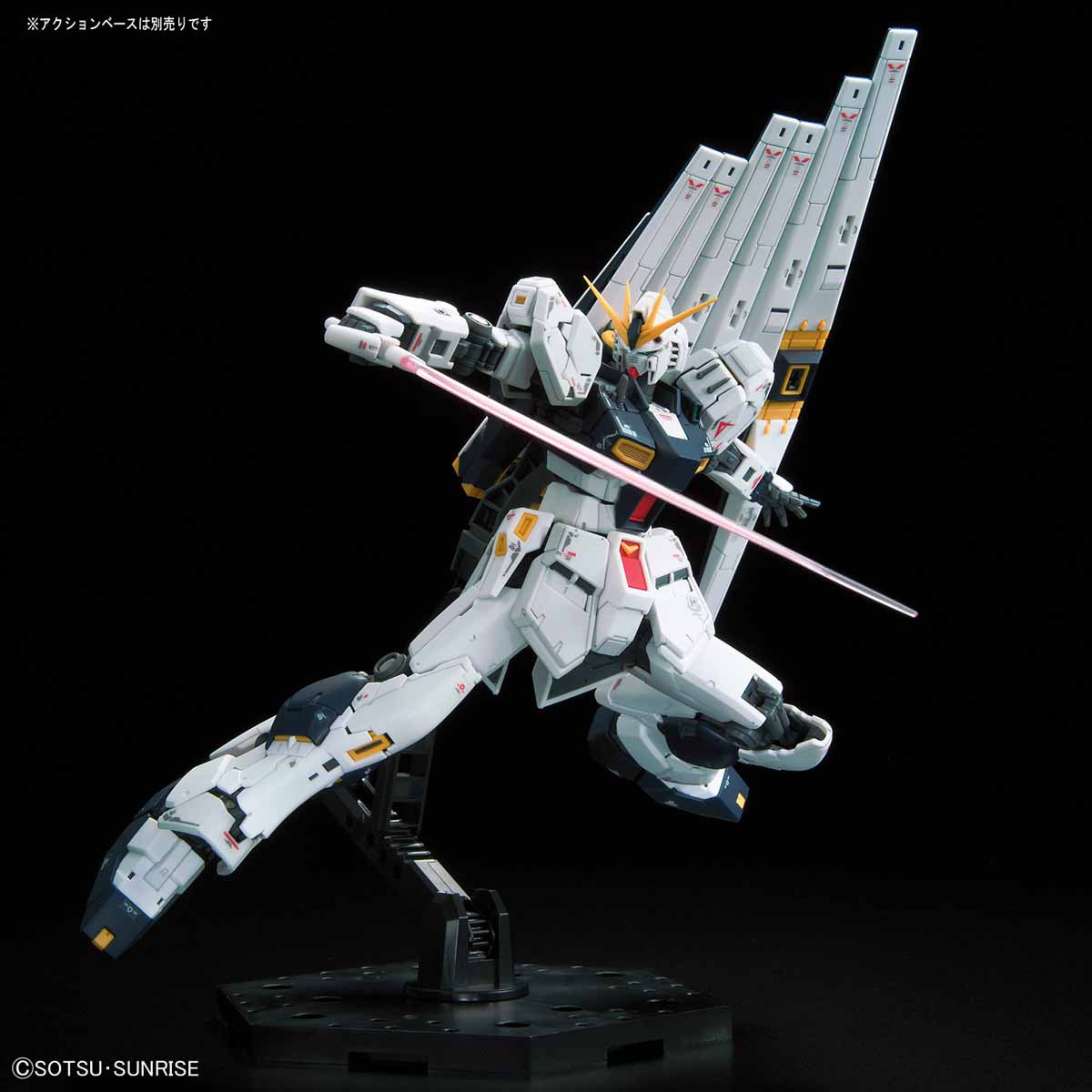 BANDAI Hobby RG 32  Nu GUNDAM