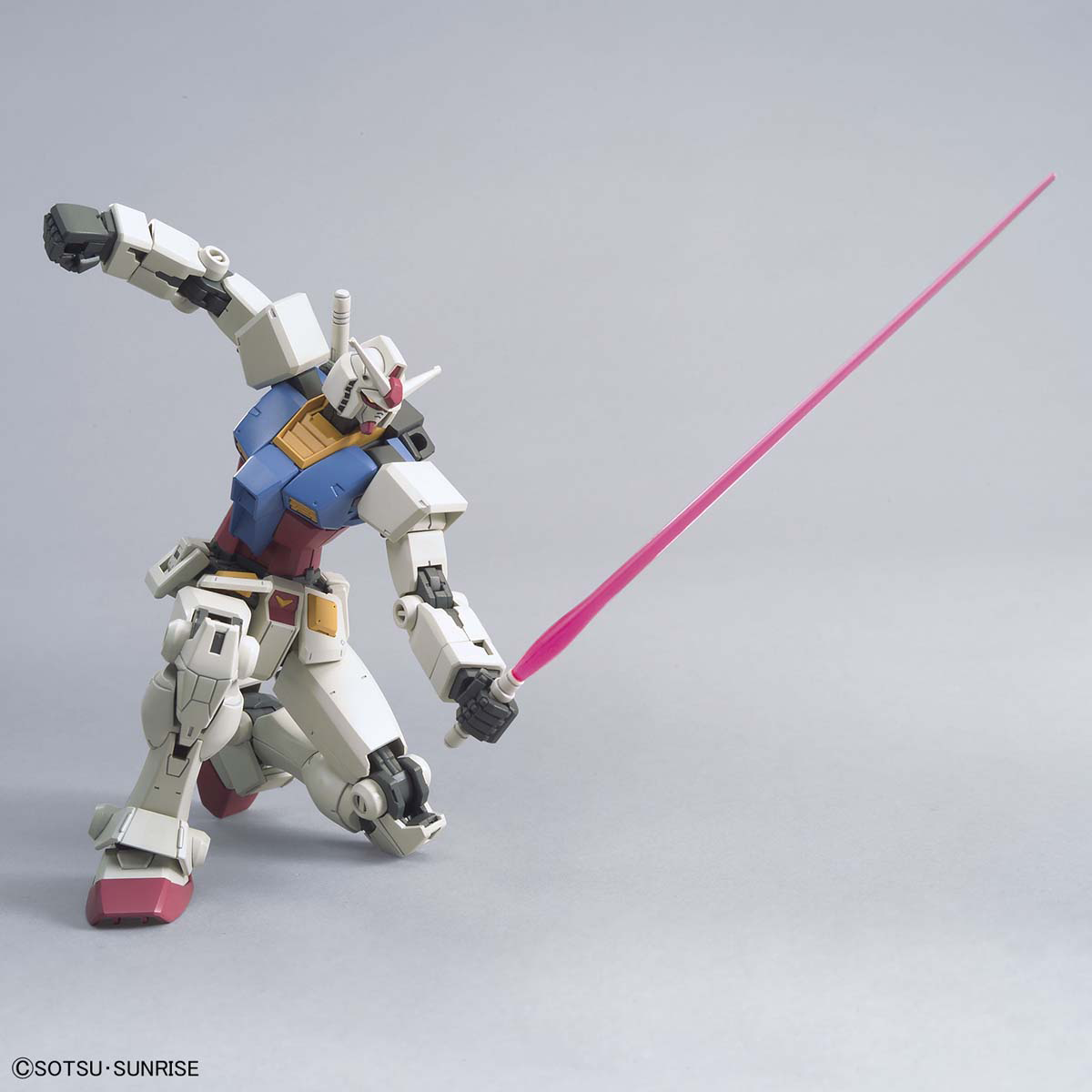 BANDAI Hobby HG 1/144 RX-78-2 GUNDAM [BEYOND GLOBAL]