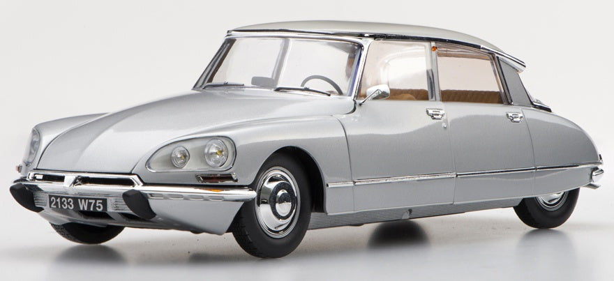 Ebbro 1/24 Citroen DS21