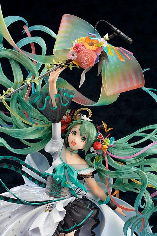 Good Smile Company Character Vocal Series 01: Hatsune Miku Series Hatsune Miku Memorial Dress Ver. 1/7 Scale Figure