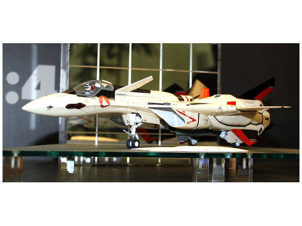 Hasegawa [MC01] 1:48 YF-19 MACROSS PLUS