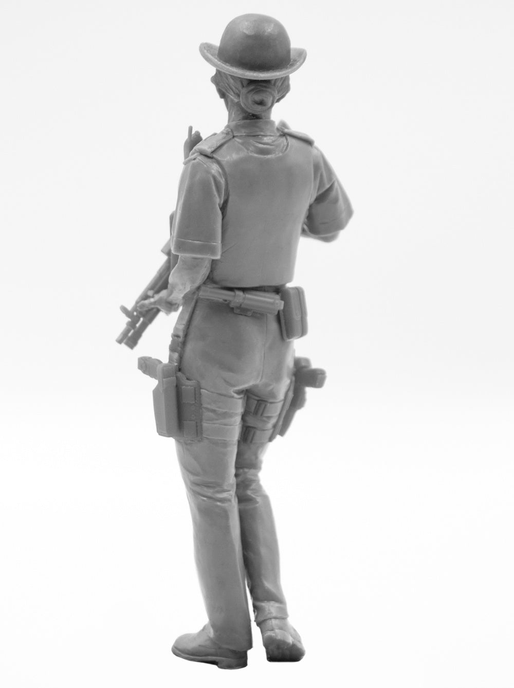 ICM 1/16 British Police Female Officer (100% new molds)