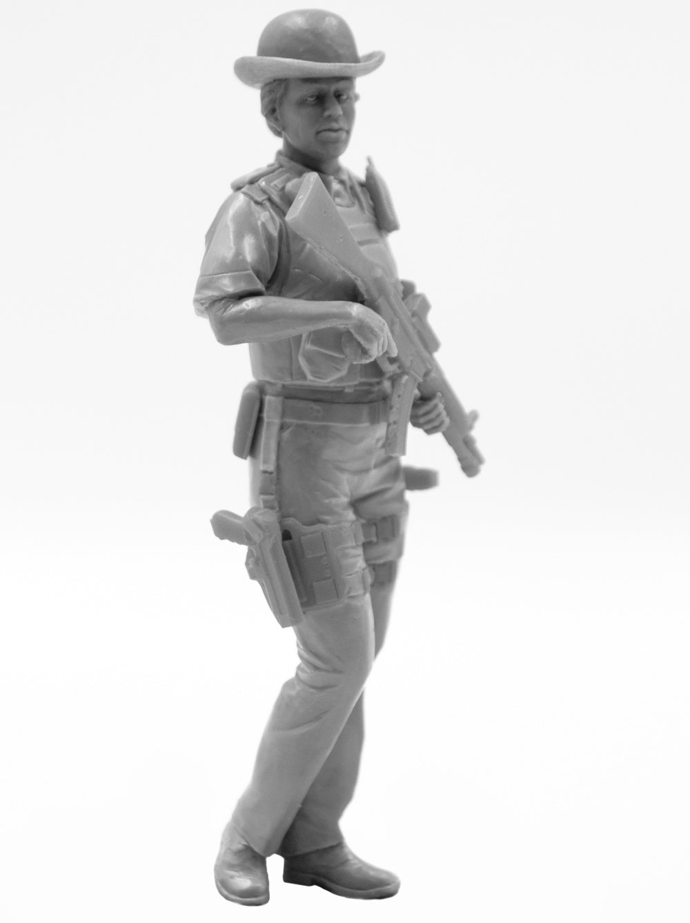 ICM 1/16 British Police Female Officer (100% new molds)