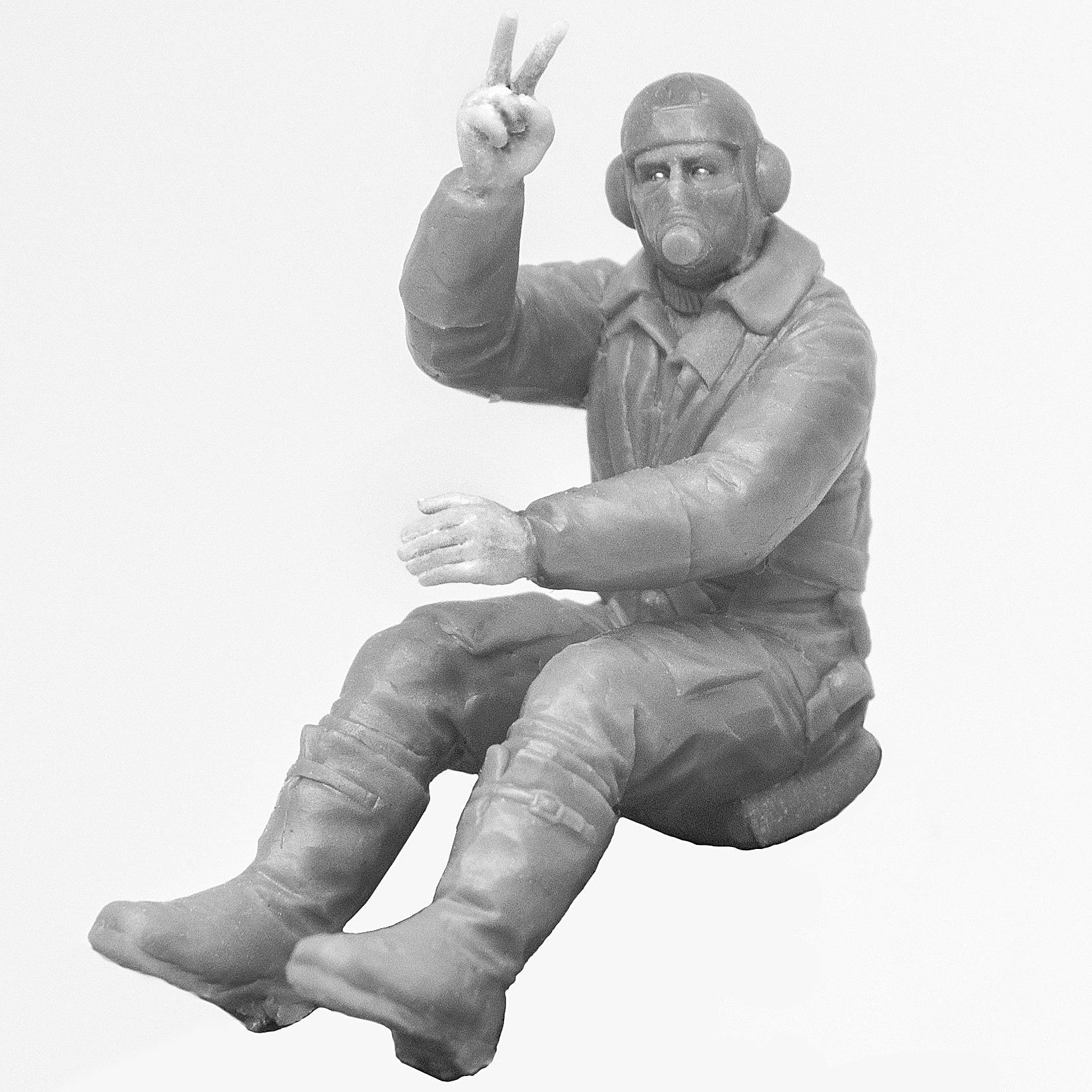 ICM 1/32 British Pilots (1939-1945) (3 figures) (100% new molds)