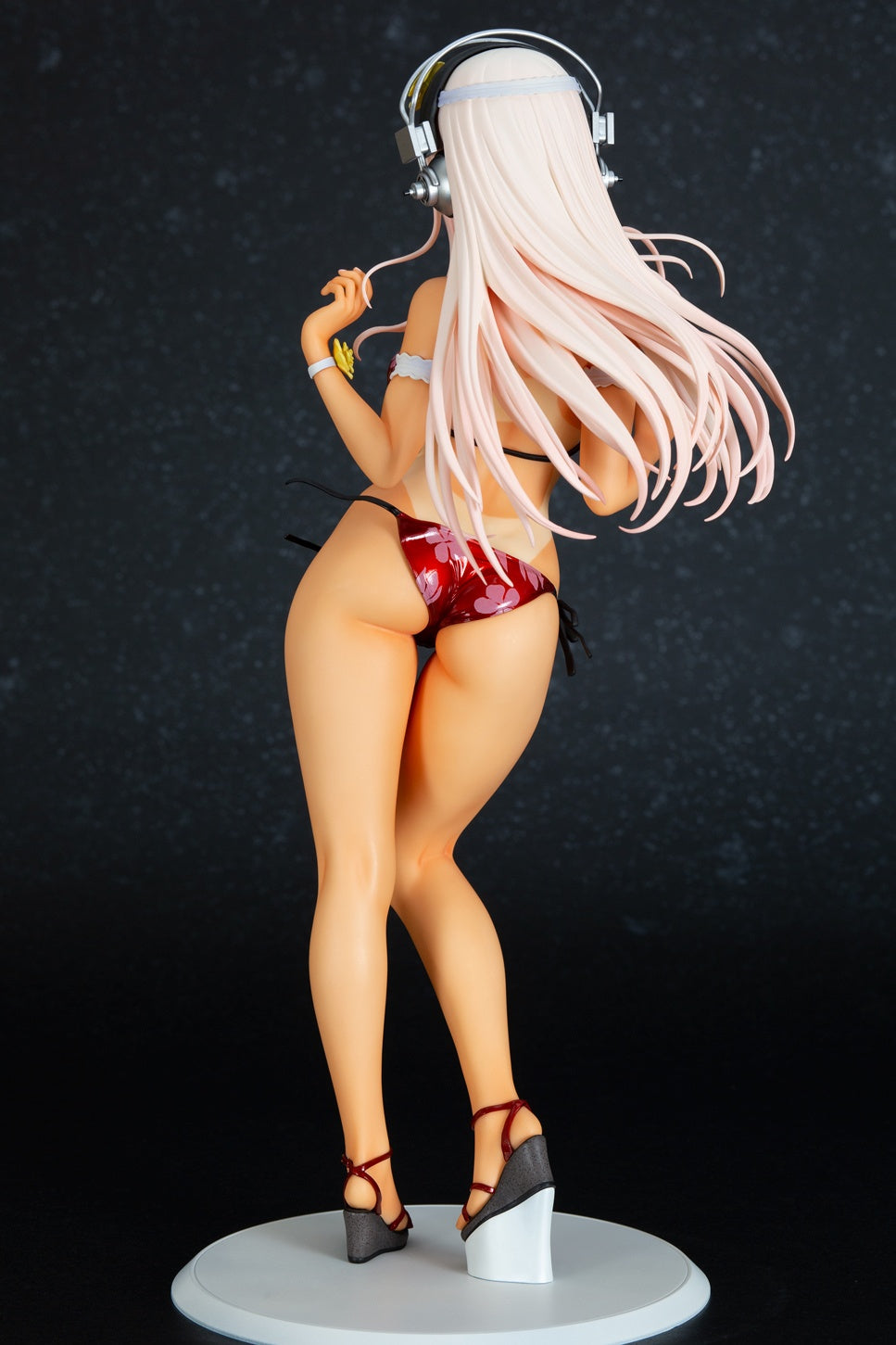 Good Smile Company Nitro Super Sonic Series Super Sonico Summer Vacation Ver. Sun Kissed 1/4.5 Scale Figure